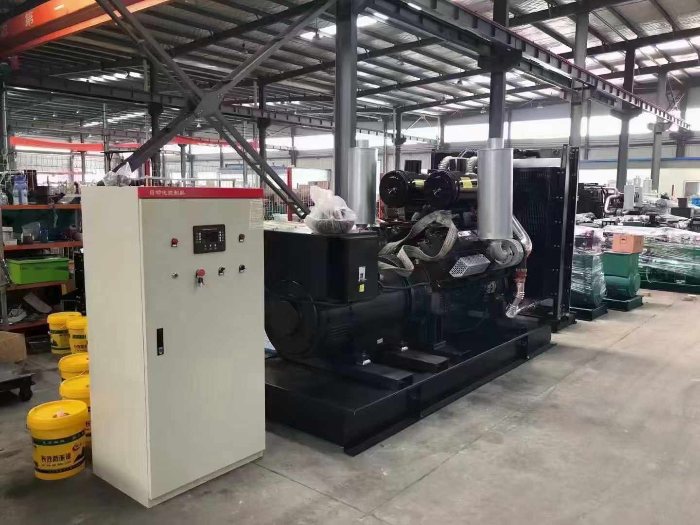 江达柴油发电机运行时的噪音和振动水平如何？
